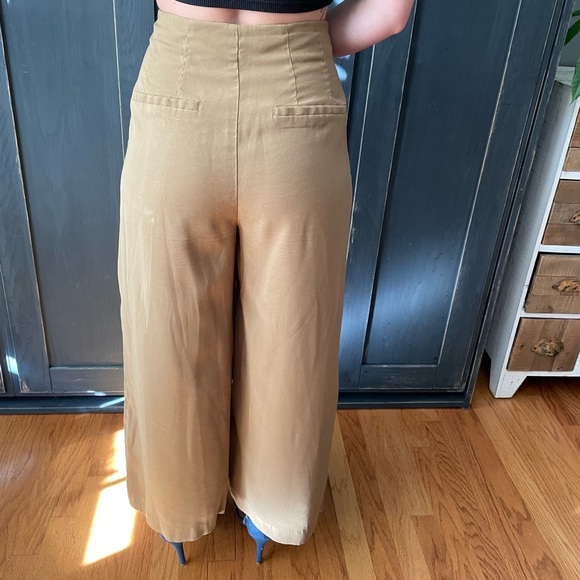 Zara light Olive green pleated wide leg pant Sz US Women’s US Small - Picture 3 of 4